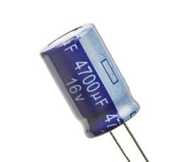Tipo de capacitor eletrolítico de alumínio com chumbo mostrando a marcação de conexão negativa.