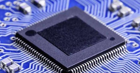 5 Benefícios do Uso de Microcontroladores em Projetos Eletrônicos
